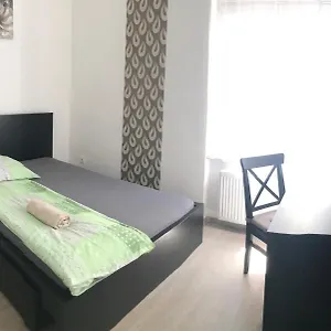 κάντε κράτηση εδώ