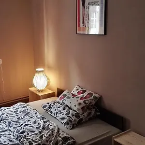 κάντε κράτηση εδώ